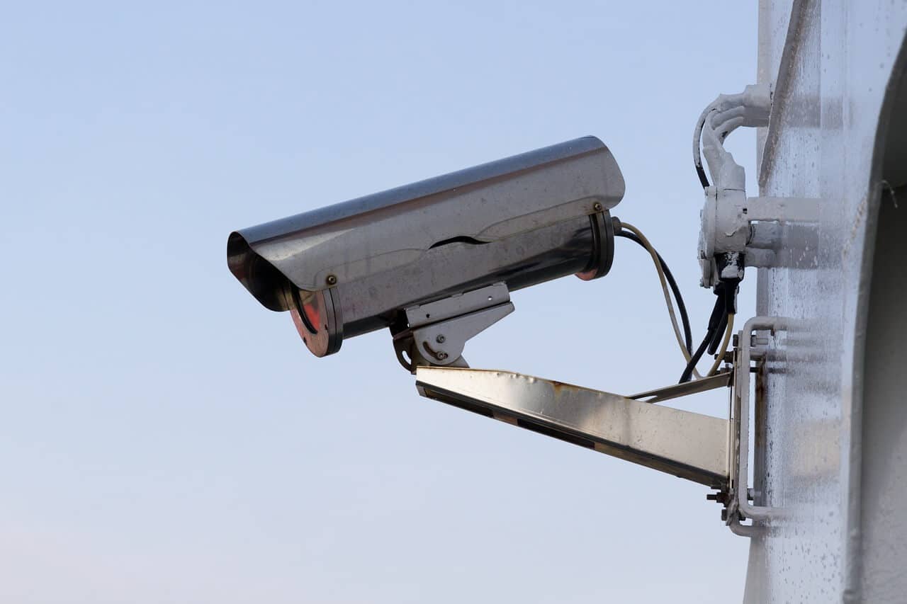 Eine IP Kamera installieren und sich vor Einbrechern schützen: So geht‘s